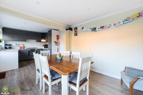 undefined, Hinton Close, Tadley RG26
