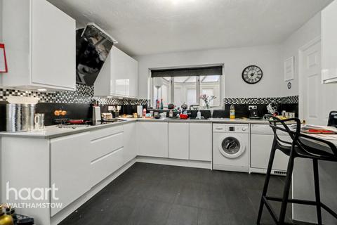 undefined, Crofton Grove, London