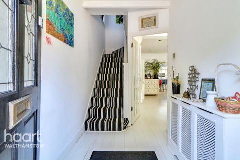 4 bedroom semi-detached house for sale, Beacontree Avenue, Walthamstow