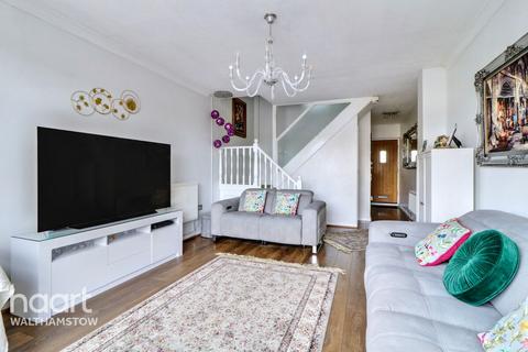 2 bedroom maisonette for sale, The Ridgeway, Chingford