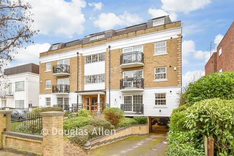 2 bedroom ground floor flat for sale - The Grange, London E18