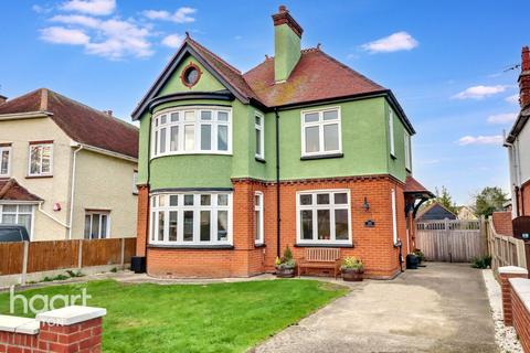 5 bedroom detached house for sale, Vicarage Gardens, Clacton-On-Sea