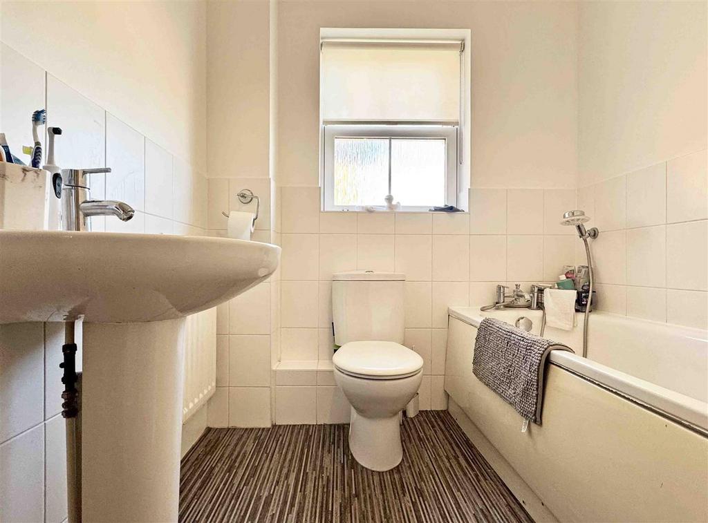 Family Bathroom.jpg