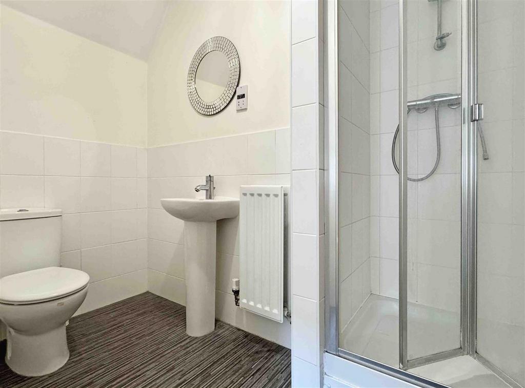 En-Suite To Bedroom 2.jpg