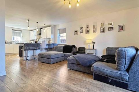 4 bedroom end of terrace house for sale, Peter Taylor Avenue, Braintree