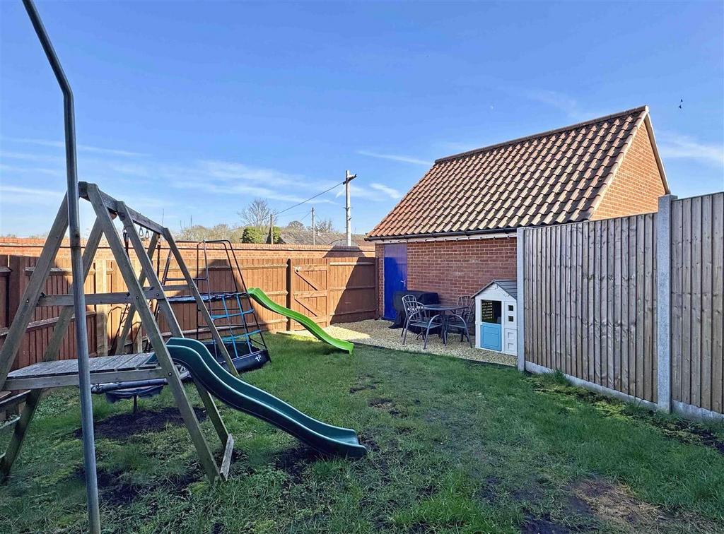 Rear Garden b.jpg