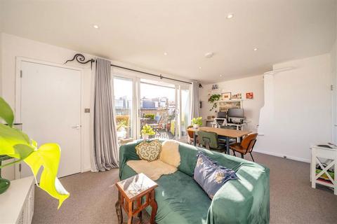 1 bedroom flat to rent, Queens Gardens, London W2