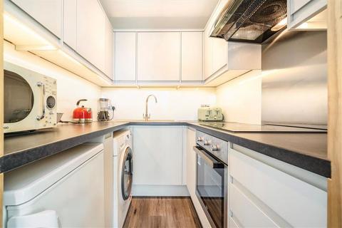 1 bedroom flat to rent, Queens Gardens, London W2