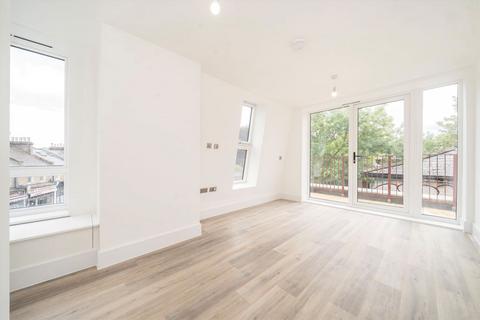 1 bedroom flat for sale, Brockley Cross, London SE4