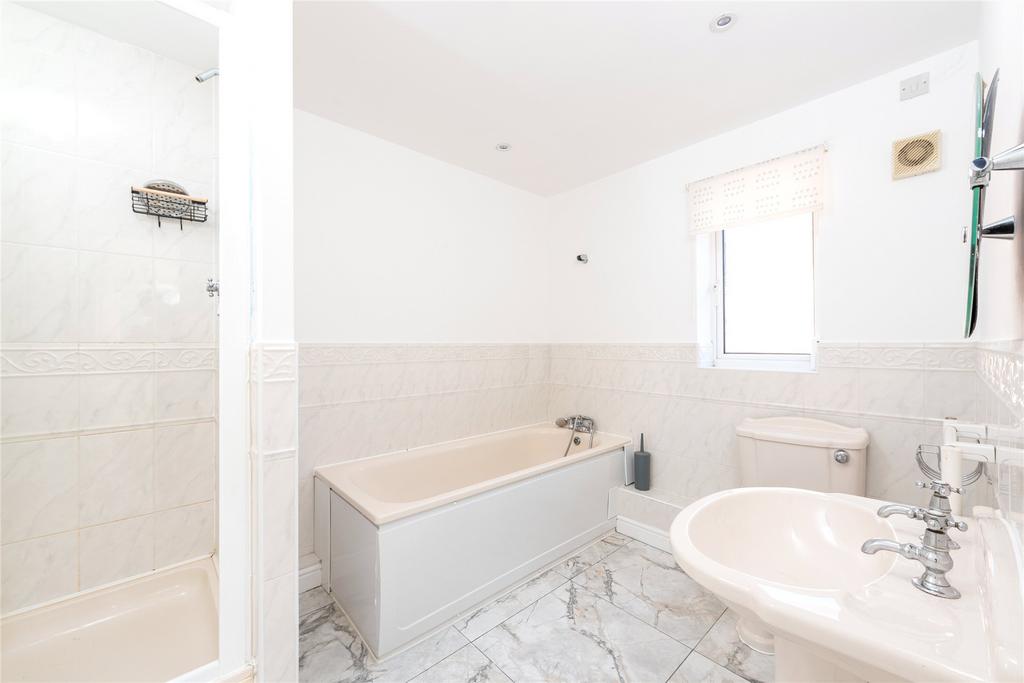 Jack &amp; Jill Bathroom
