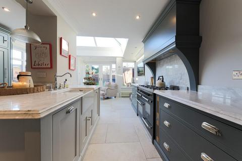 4 bedroom semi-detached house for sale, Forest Avenue, Forest Hall, NE12