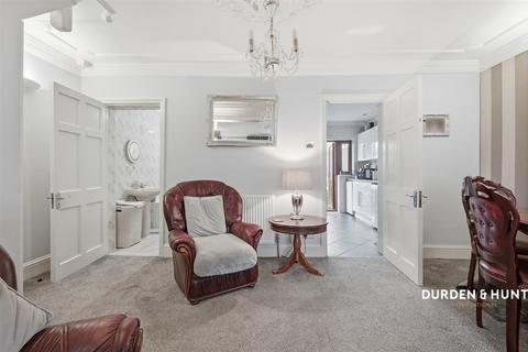 3 bedroom terraced house for sale, Ford Lane, Rainham, RM13