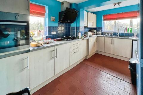 3 bedroom semi-detached house for sale, Aysgarth Road, Shrewsbury