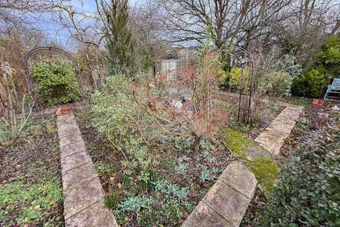 1 bedroom flat for sale, Foxgrove Path, South Oxhey, Watford, WD19