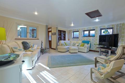 undefined, Ampthill Road, Shefford SG17