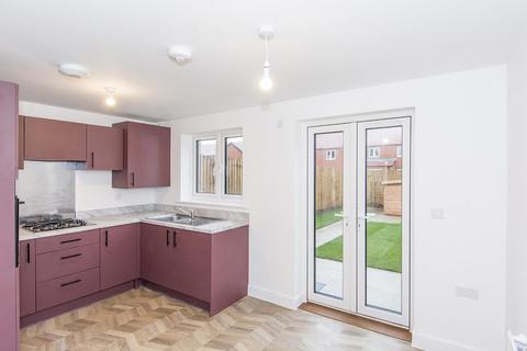 3 bedroom townhouse to rent, King Charles Crescent, Market Harborough