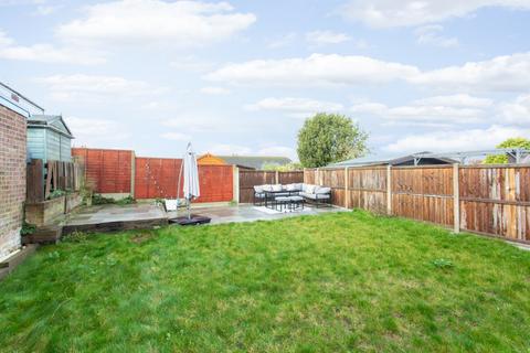3 bedroom semi-detached house for sale, Shearwater Avenue, Whitstable, Kent, CT5