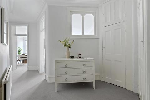 3 bedroom flat for sale, Auriol Mansions, West Kensington, W14