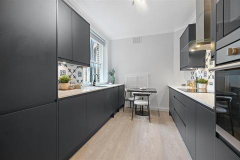 3 bedroom flat for sale, Auriol Mansions, West Kensington, W14