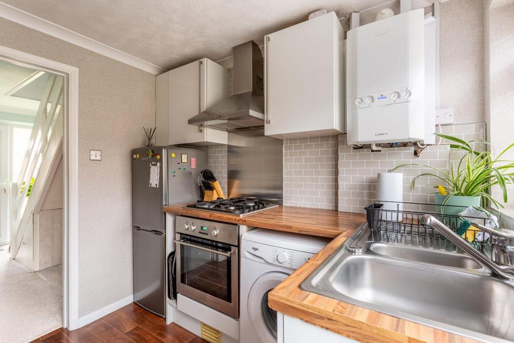 Kitchen (2).jpg