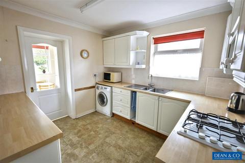 2 bedroom semi-detached bungalow for sale, Farmway Close, Hove