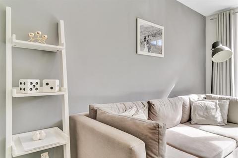 2 bedroom flat to rent, Park West Building, Bow Quarter, London, E3