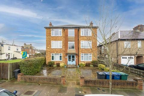 Woodberry Gardens, London N12