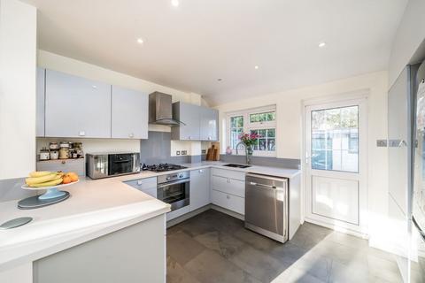 3 bedroom house for sale, Cricklade Avenue, London SW2