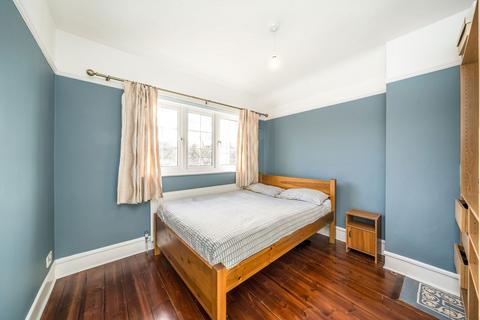 3 bedroom house for sale, Cricklade Avenue, London SW2