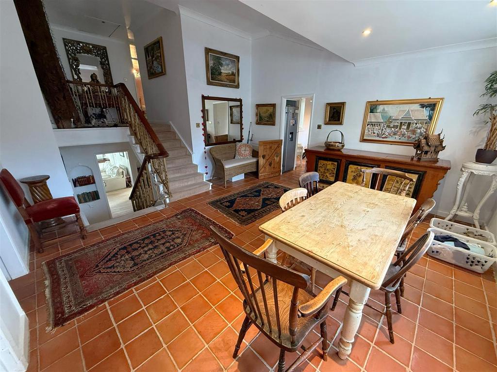 Dining Room / Hallway