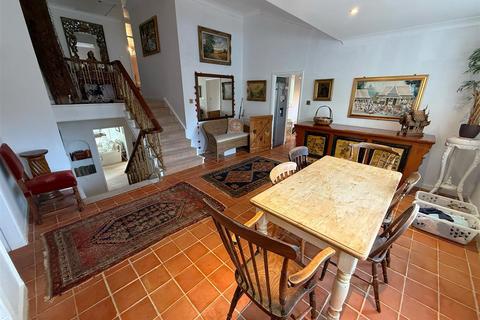 undefined, Cedar Close, Stratford-upon-Avon