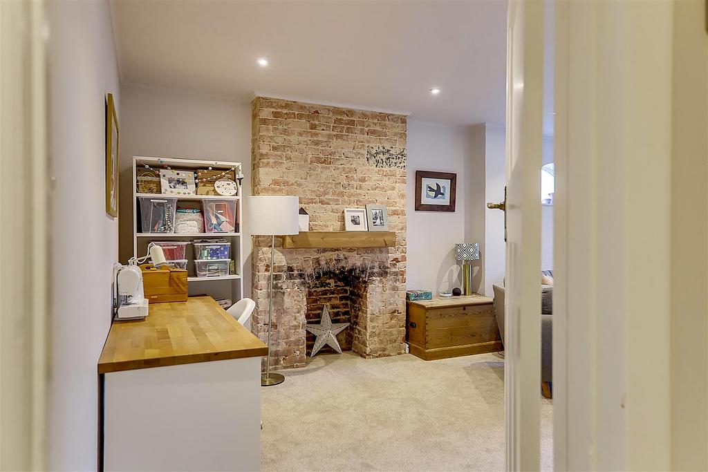 Extended Lounge