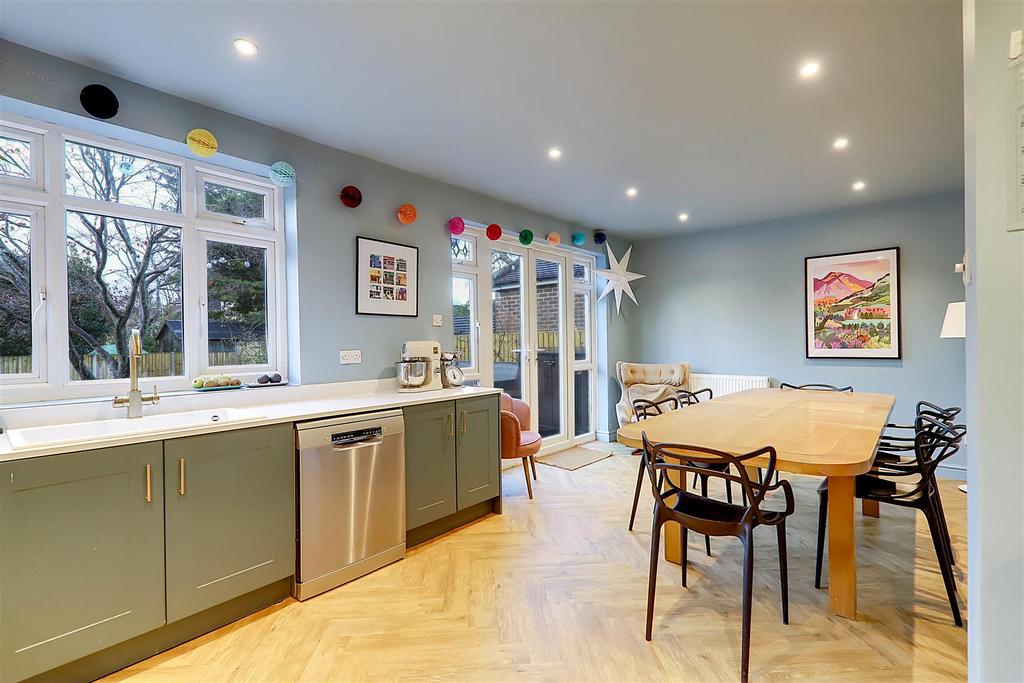 Kitchen/Dining Room