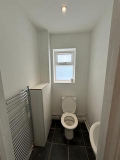 2 bedroom terraced house to rent, Limerick Close, Hull