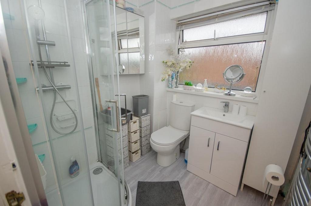 Shower room.jpg