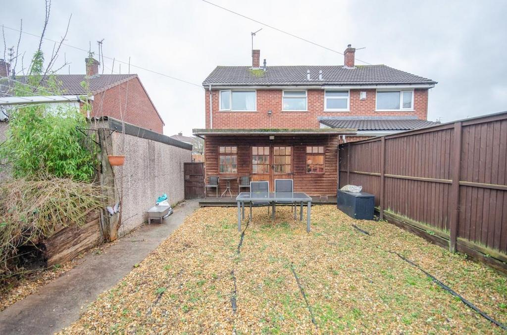 Rear garden pic 2.jpg
