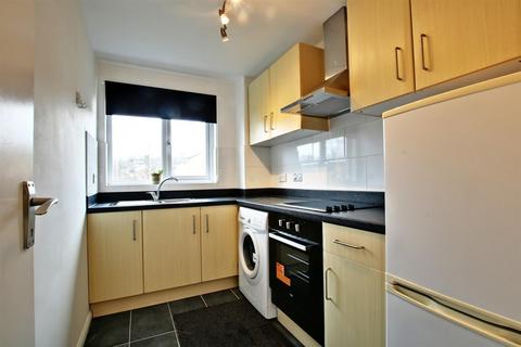 1 bedroom maisonette to rent, Taylor Close, Orpington BR6