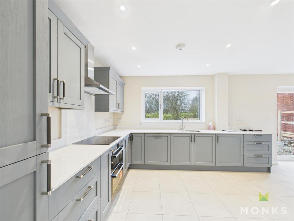 Kitchen 1.jpg