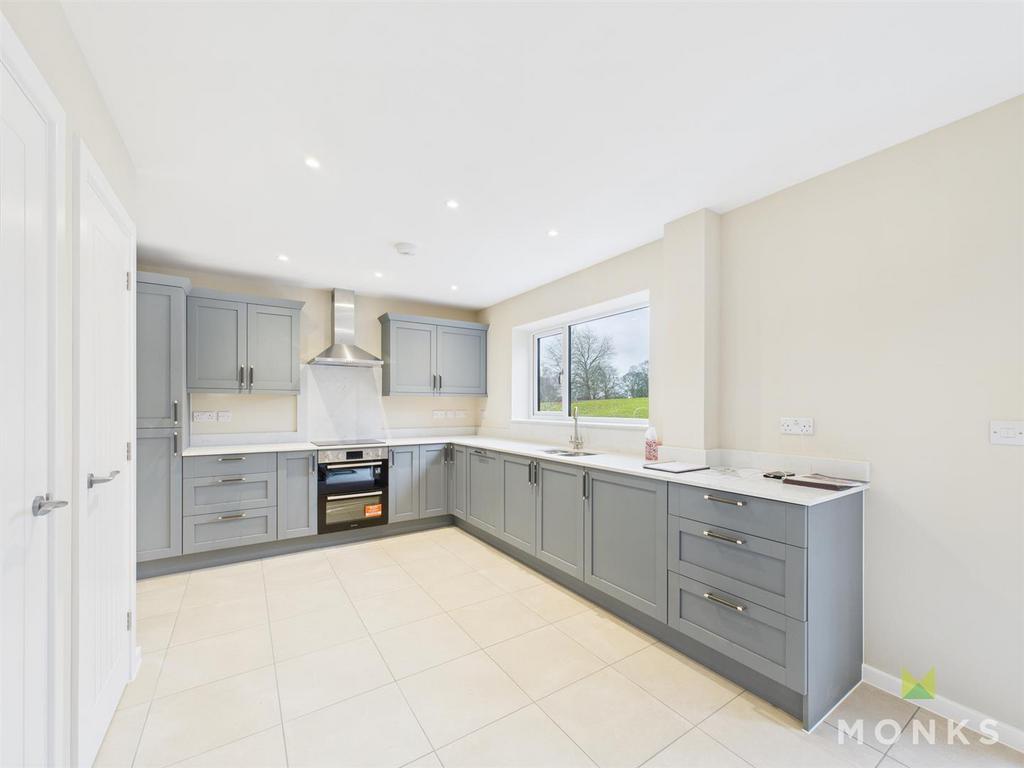 Kitchen 2.jpg