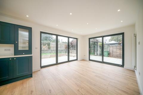 5 bedroom detached house for sale, Little Green Lane, Caddington, LU1