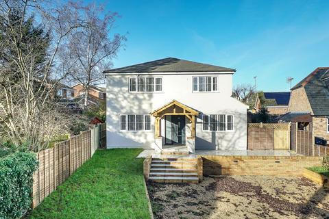 5 bedroom detached house for sale, Little Green Lane, Caddington, LU1