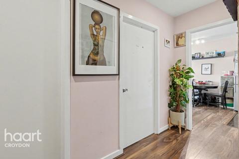 2 bedroom flat for sale, Whitestone Way, Croydon
