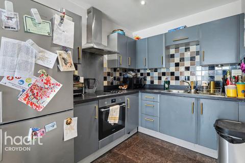 2 bedroom flat for sale, Whitestone Way, Croydon