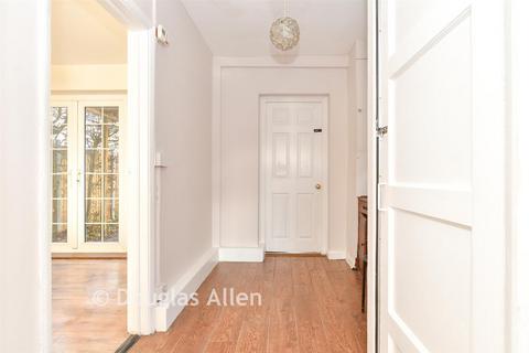 3 bedroom semi-detached house for sale, Beech Avenue, Brentwood, Essex