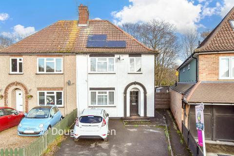 3 bedroom semi-detached house for sale, Beech Avenue, Brentwood CM13