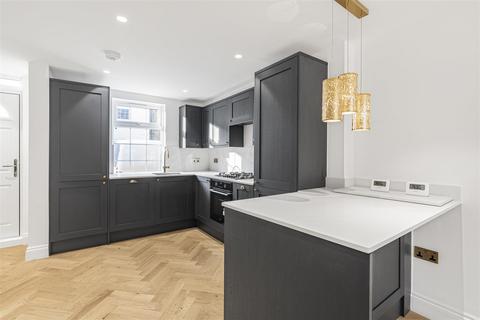 3 bedroom terraced house for sale, Trinity Road, Richmond, TW9