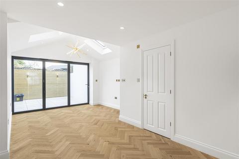 3 bedroom terraced house for sale, Trinity Road, Richmond, TW9