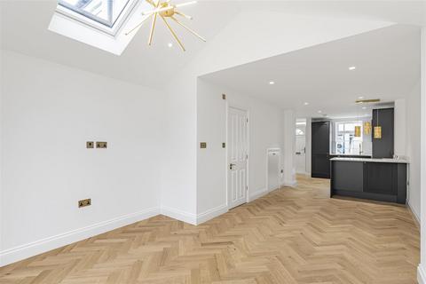 3 bedroom terraced house for sale, Trinity Road, Richmond, TW9