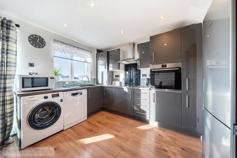 3 bedroom end of terrace house for sale, Gladstone Street, Hadfield, Glossop, Derbyshire, SK13