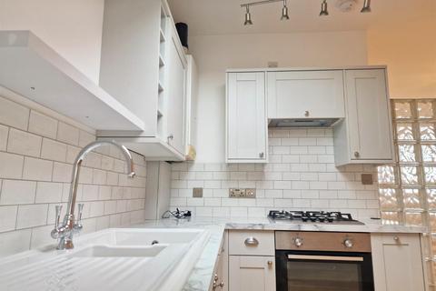 1 bedroom flat to rent, Newick Road, London